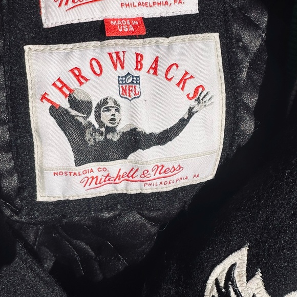 Philadelphia Eagles with this throwback NFL Mitchell & Ness jacket. - Picture 6 of 7